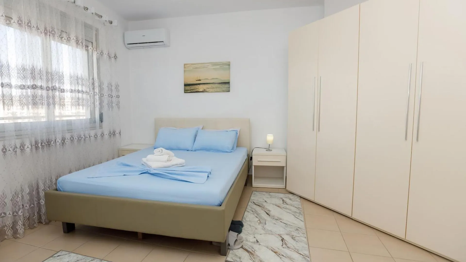 Gus Apartament Vlorë 0*,  Albânia
